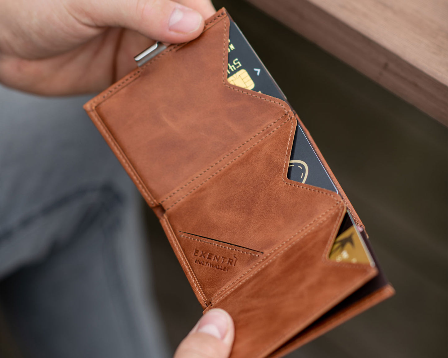 EXENTRI Multiwallet Sand